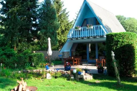  Ferienhaus mit Pool am See