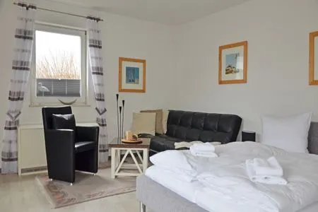 Wohnzimmer Villa Monika, App. 7 - mit Balkon und Meerblick