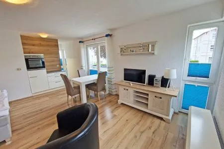 Wohnzimmer Villa Monika, App.2 Backbord - mit Balkon und Terrasse
