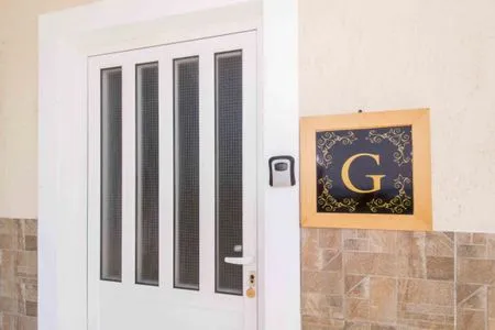 Facade / entrance  Georgia