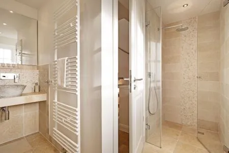 Badezimmer OG Listend Blick