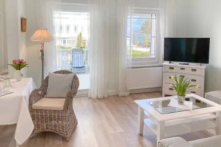 Wohnzimmer Haus Anholt App. 36 - Auszeit zu Zweit mit Strandkorb auf dem Balkon