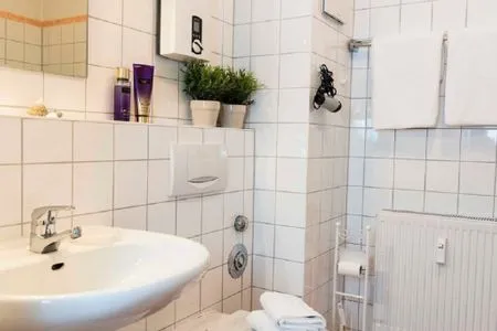 Badezimmer Haus Victoria, App. Sonnendeck - mit Meerblick