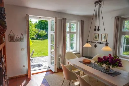 Gartenblick Jasmundhus auf Rügen - Ferienwohnung  Steuerbord