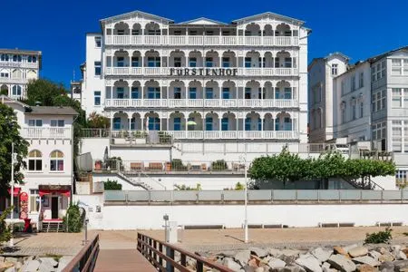 Hauptansicht Fürstenhof, App.104 - Erste Reihe am Meer