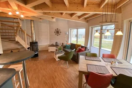 3 Ferienhaus Tamika am Tollensesee - großzügiger Wohnbereich  Tamika