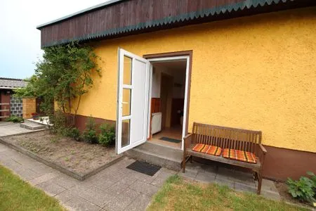 Hauptansicht Ferienhaus Frisch in Sassnitz auf Rügen mit Terrasse