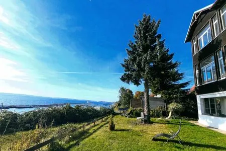 Hauptansicht Ferienwohnung Ostseeheim - 1. Reihe mit Meerblick