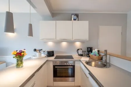 Küche / Küchenzeile Niilön Alemböög