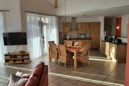  Ferienhaus mit Pool am See