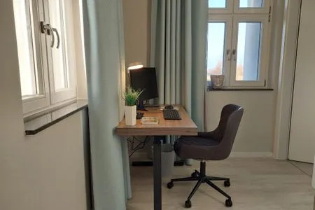 2 Ferienwohnung Panorama-Utkiek in Wustrow – Home-Office Arbeitsplatz  Panorama-Utkiek