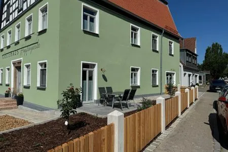 Terrasse Apartment mit Terrasse "Blumentraum"