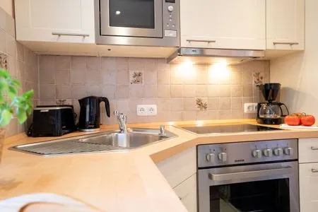 Küche / Küchenzeile (ULM14a) Ferienhaus "Strandmuschel"