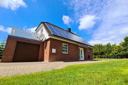 Hauptansicht Ferienhaus Haffliebe mit Sauna und Kamin