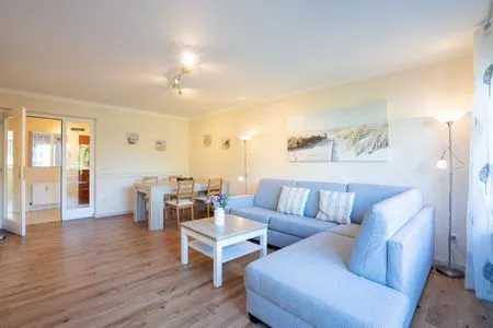 Wohnzimmer (MEI27) Ferienwohnung "Strandperle"