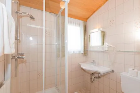 Shower and toilet City Life 5 by Alpenidyll Apartments