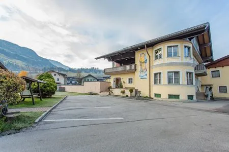 Main view of the building City Life 5 by Alpenidyll Apartments