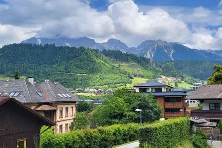 Balkon mit Aussicht in die Berge S`Gerhardter by Alpenidyll Apartments