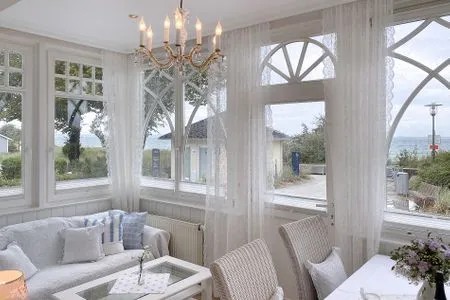 Wohnzimmer Villa Hansa App. A1 - Ostseeappartement mit Panorama-Meerblick & direktem Strandzugang