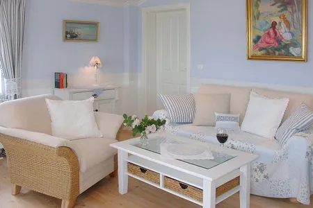 Wohnzimmer Villa Hansa App. B3 - Panormameerblick über die ganze Lübecker Bucht