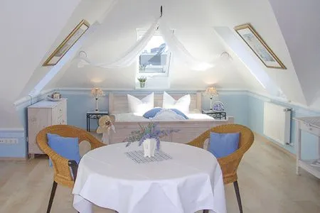 Wohnzimmer Haus Anholt App. 39 - großzügige Studiowohnung in der Strandallee mit Teilmeerblick