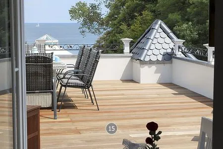 Balkon Haus Midsommer App. 15 - Penthouse über drei Ebenen – Meerblick & Strandkorb auf der Dachterrasse
