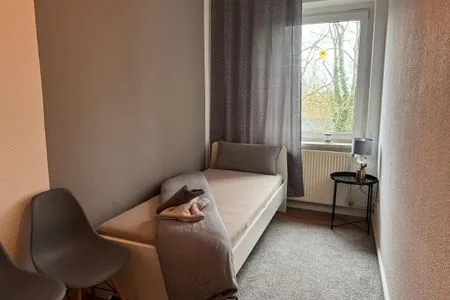 Schlafzimmer Gemütliches Appartement "Johanna" in Weißenfels mit 3 Schlafzimmern
