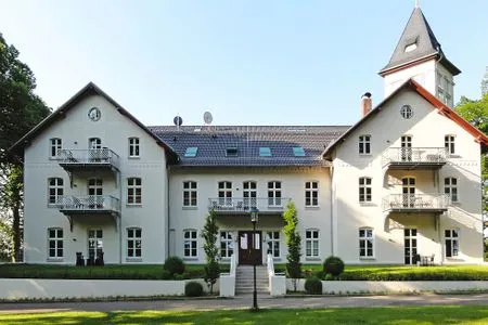 Hauptansicht Jagdschloss Hohen Niendorf Ferienwohnung 3