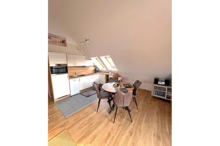 Essbereich und offene Küchenzeile  Ferienwohnung Seepferdchen