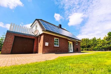 Hauptansicht Ferienhaus Haffliebe mit Sauna und Kamin