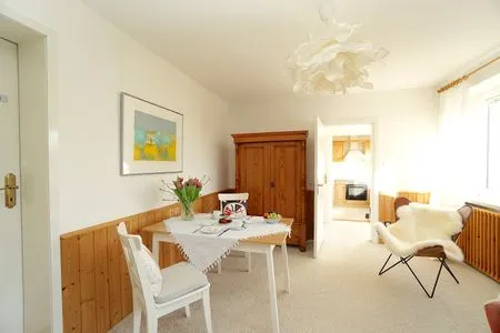 Wohnzimmer Ferienwohnung „Kleine Bucht" Eckernförde – ruhig gelegen, strandnah, für zwei