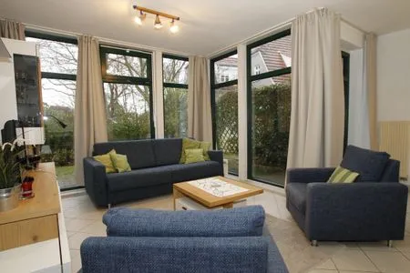 Gemütliche Sizecke mit Blick in den Garten Landhaus Heine Aake-Huus Whg. 01