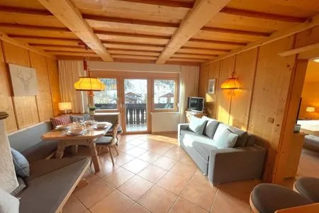 Wohnzimmer und Essbereich Bergidyll 11 by Alpenidyll Apartments