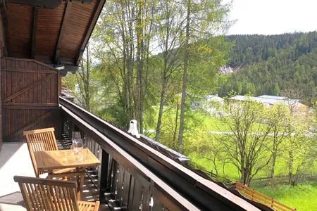 Aussicht zur Schisprungschanze Bergidyll 11 by Alpenidyll Apartments