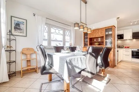 Essbereich und Blick zur Küche  Haus Leni