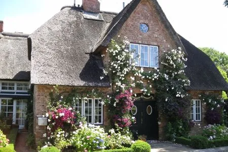 Hauptansicht Reethus Haupthaus im EG/ OG