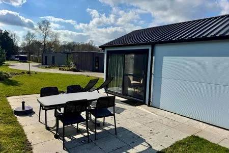  EuroParcs Maasduinen Chalet am Waldrand mit Airco, Hunde willkommen.