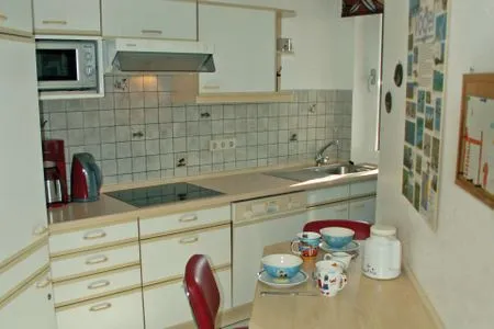 Küche mit kleinem Eßtisch Dünenblick Whg. 08