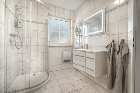 Badezimmer mit Dusche  Am Deich Haus 8