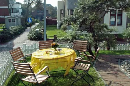 gemeinschaftlicher Garten vor dem Haus Haus Schöneck Whg. 05