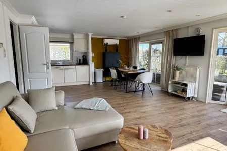  EuroParcs Schoneveld / Breskens Huis Zeemeeuw mit Zaun Haus Nr. J250