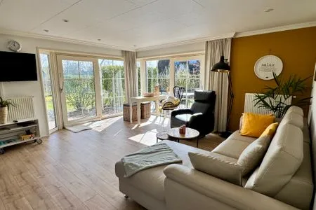  EuroParcs Schoneveld / Breskens Huis Zeemeeuw mit Zaun Haus Nr. J250