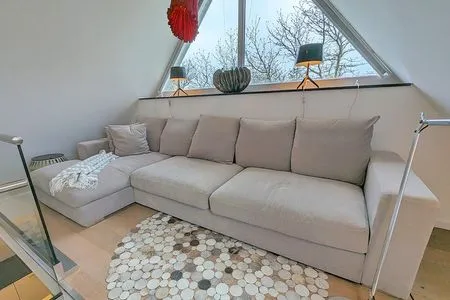 gemütliche Couch mit Leselampe Haus Gretchen Galerie