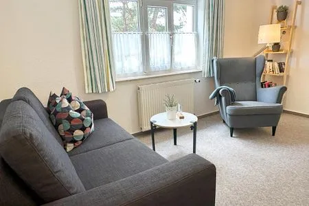 Wohnzimmer mit Aussicht in Richtung Westen Katharinas Ferienhaus Wohnung 4