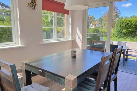 Esstisch und Terrasse Steuerbord