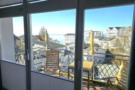 Blick auf Sehenswürdigkeit Alter Reichshof, App. 303 mit Meerblick und Balkon