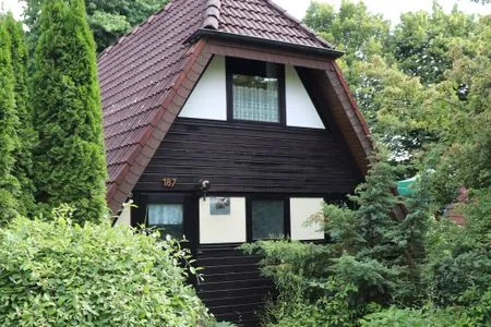 Fassade / Eingang Ferienhaus Waldparadies