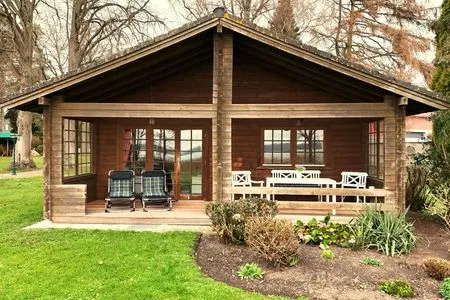  Seehof Nr. 2 - Ferienhaus in erster Reihe am See
