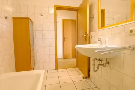 Bad mit Badewanne Hoppenberg 7 EG rechts