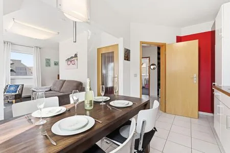 Wohnbereich mit Esstisch  Ferienwohnung Ohana